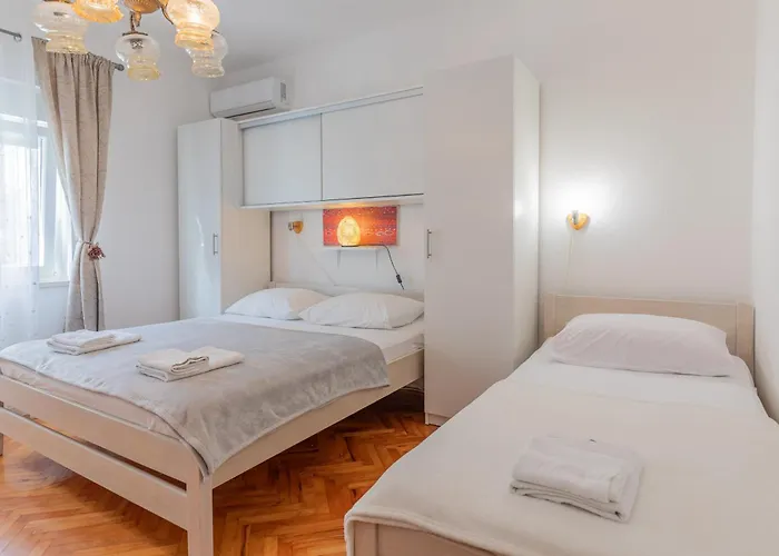 Tinka, No 3 Starigrad Paklenica