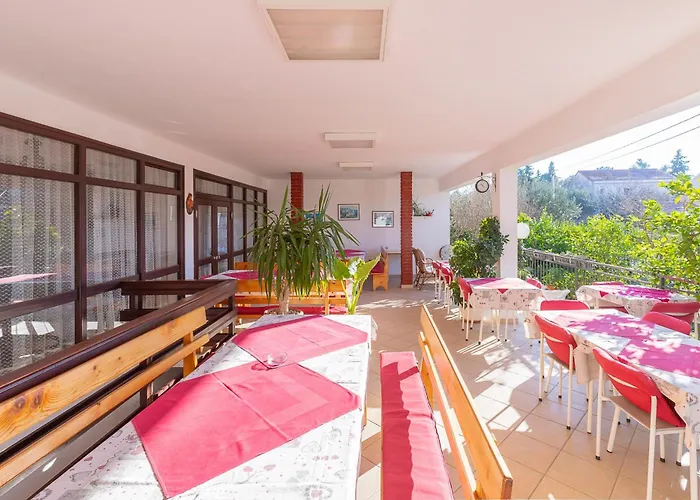 Tinka, No 3 3* Starigrad Paklenica