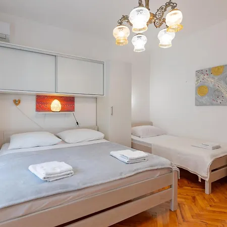 Apartment Tinka, No 3 Starigrad Paklenica