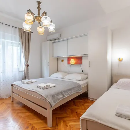 Tinka, No 3 * Starigrad Paklenica